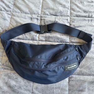 Dakine Dark Blue Belt Bag